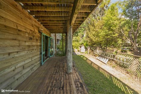 Photo of property in 35 Whiritoa Beach Road, Whiritoa, Whangamata, 3691