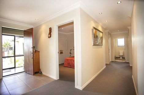 Photo of property in 5 Pompano Key, Papamoa Beach, Papamoa, 3118