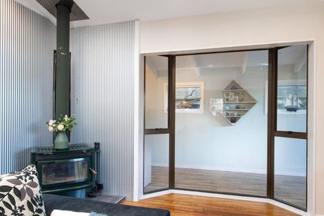 Photo of property in 704 South Titirangi Road, Titirangi, Auckland, 0604