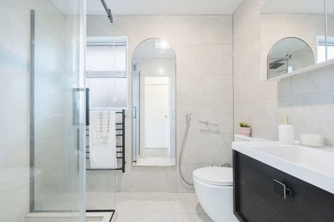 Photo of property in 92 Gallony Avenue, Massey, Auckland, 0614