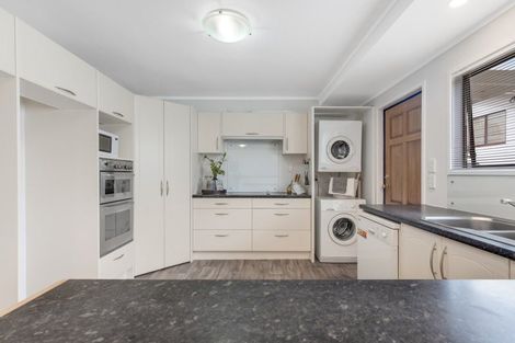 Photo of property in 54 Robbies Road, Shelly Park, Auckland, 2014