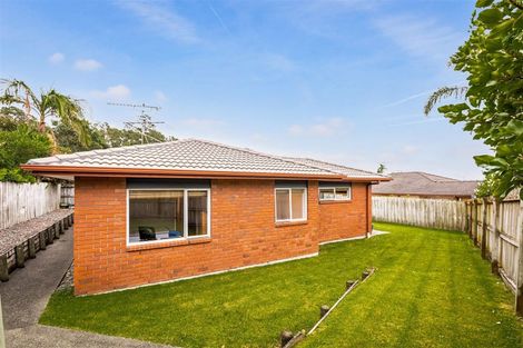 Photo of property in 3 Springtide Place, Red Beach, 0932