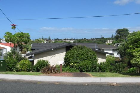 Photo of property in 1/10a Commodore Parry Road, Castor Bay, Auckland, 0620