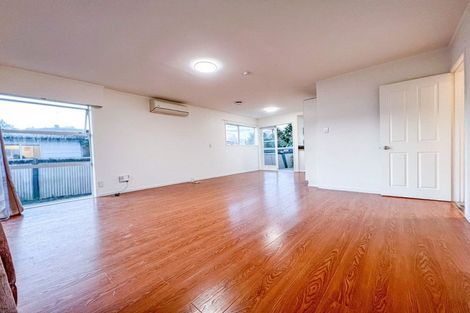 Photo of property in 1/3 Mannering Place, Hillcrest, Auckland, 0627