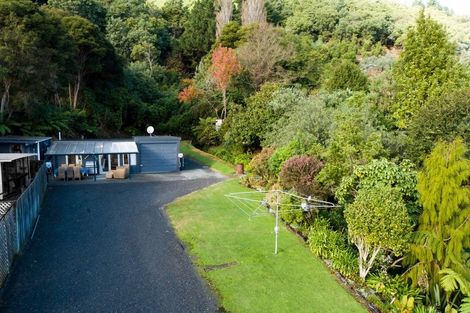 Photo of property in 69 Milton Terrace, Picton, 7220
