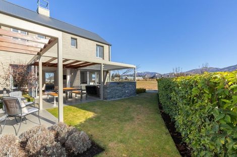 Photo of property in 15 Ayrburn Ridge, Arrowtown, Queenstown, 9371