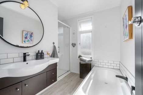 Photo of property in 3b Stirling Grove, Greerton, Tauranga, 3112