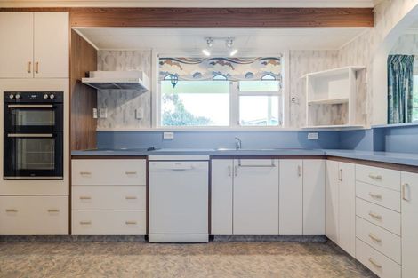 Photo of property in 38 Peters Avenue, Cloverlea, Palmerston North, 4412