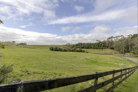Photo of property in 529 Frankley Road, Hurworth, New Plymouth, 4371