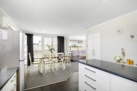 Photo of property in 5 Best Street, Wainuiomata, Lower Hutt, 5014