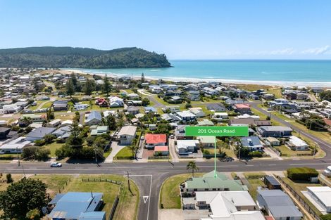 Photo of property in 201 Ocean Road, Whangamata, 3620