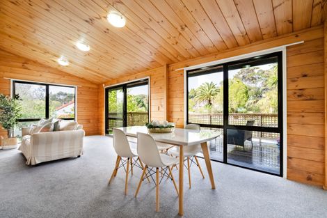 Photo of property in 27 Wirihana Road, Titirangi, Auckland, 0604