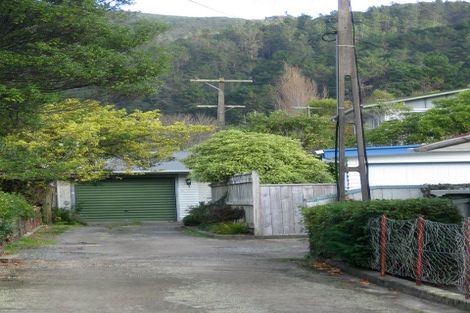 Photo of property in 15 Korau Grove, Stokes Valley, Lower Hutt, 5019