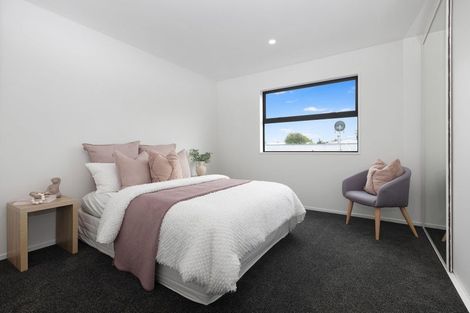 Photo of property in 2/117 Hills Road, Edgeware, Christchurch, 8013