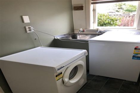 Photo of property in 13 Fairlea Road, Te Atatu South, Auckland, 0610