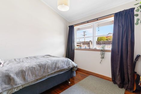Photo of property in 52b Tirimoana Road, Te Atatu South, Auckland, 0602