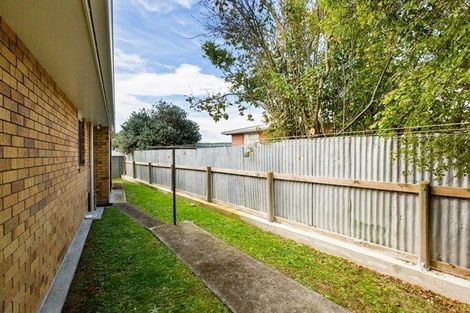 Photo of property in 12a Somerset Crescent, Highbury, Palmerston North, 4412