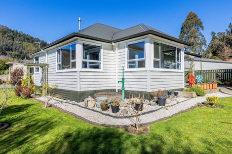 Photo of property in 126 Tipahi Street, Nelson South, Nelson, 7010