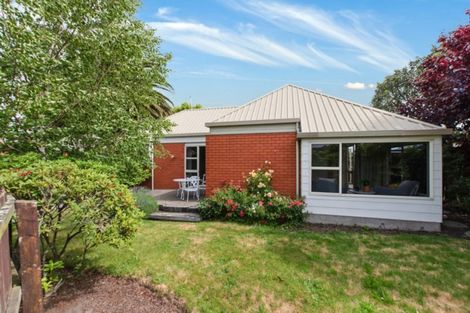 Photo of property in 8 Gatonby Place, Avonhead, Christchurch, 8042