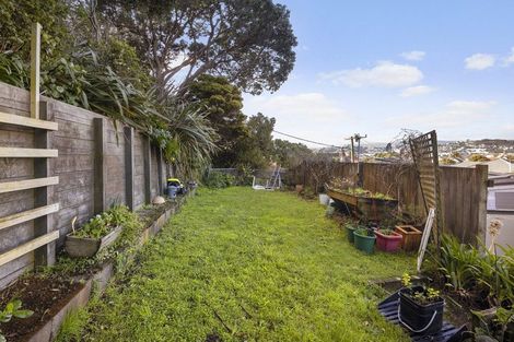 Photo of property in 140a Queens Drive, Lyall Bay, Wellington, 6022