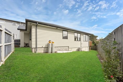 Photo of property in 2/65e Metcalfe Road, Ranui, Auckland, 0612
