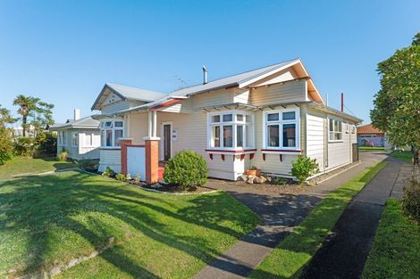 Photo of property in 33 Carnarvon Street, Gisborne, 4010