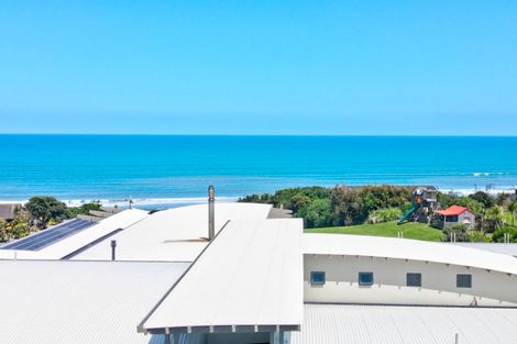 Photo of property in 31 Longbeach Drive, Castlecliff, Whanganui, 4501