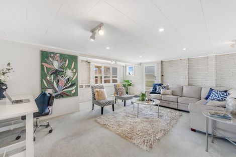 Photo of property in 1/53 Uxbridge Road, Mellons Bay, Auckland, 2014