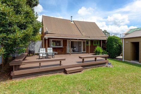 Photo of property in 127 Mckellar Place, Whangamata, 3620