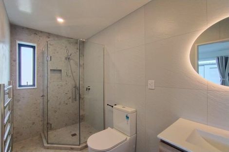 Photo of property in 43b West Harbour Drive, West Harbour, Auckland, 0618