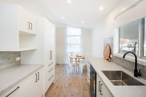 Photo of property in 9 Pinedale Parade, Milson, Palmerston North, 4414