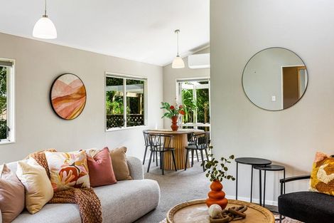 Photo of property in 3 Meynell Court, Glen Eden, Auckland, 0602