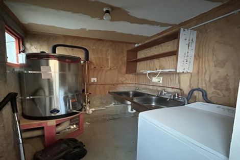 Photo of property in 24 Tanera Crescent, Brooklyn, Wellington, 6021