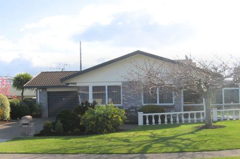 Photo of property in 4 Balmacewen Place, Mount Maunganui, 3116