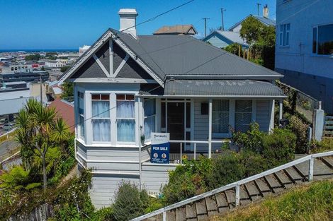 Photo of property in 5 Elm Row, Dunedin Central, Dunedin, 9016