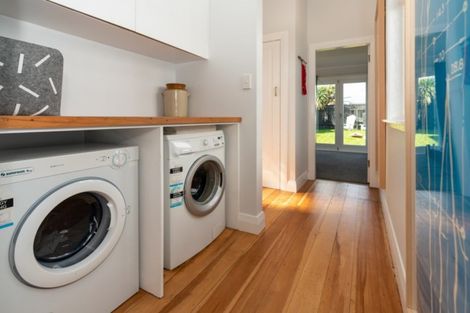 Photo of property in 187 Onepu Road, Lyall Bay, Wellington, 6022