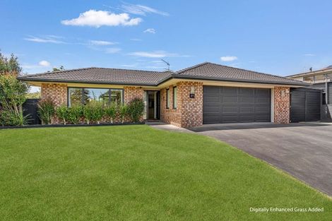 Photo of property in 21 Mandalay Place, Waiuku, 2123