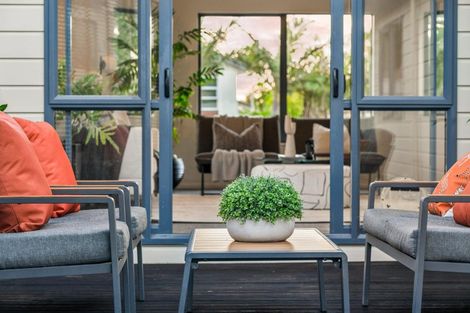 Photo of property in 78 San Valentino Drive, Henderson, Auckland, 0612