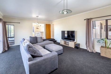 Photo of property in 106 Pacific Drive, Fitzherbert, Palmerston North, 4410