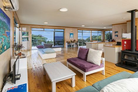 Photo of property in 84 Shakespear Road, Army Bay, Whangaparaoa, 0930
