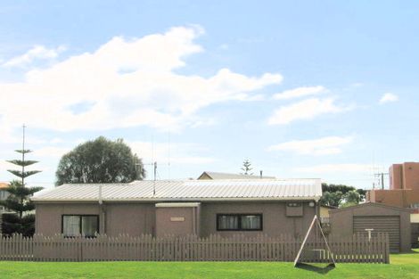 Photo of property in 1151 Papamoa Beach Road, Papamoa Beach, Papamoa, 3118
