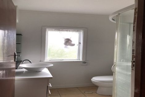 Photo of property in 30 Ponderosa Drive, Oteha, Auckland, 0632