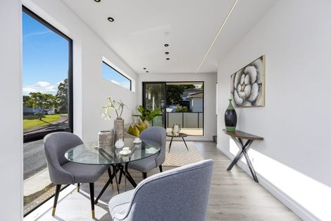 Photo of property in 19 Cedar Heights Avenue, Massey, Auckland, 0614