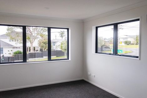 Photo of property in 60 Renata Crescent, Te Atatu Peninsula, Auckland, 0610