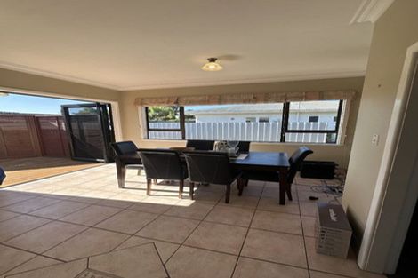 Photo of property in 13 Cambridge Terrace, Taradale, Napier, 4112