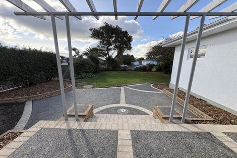 Photo of property in 17 Howard Road, Taradale, Napier, 4112