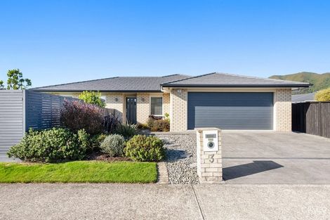 Photo of property in 3 Macdiarmid Place, Waiwhetu, Lower Hutt, 5010