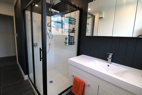 Photo of property in 30 Scotland Terrace, Green Island, Dunedin, 9018