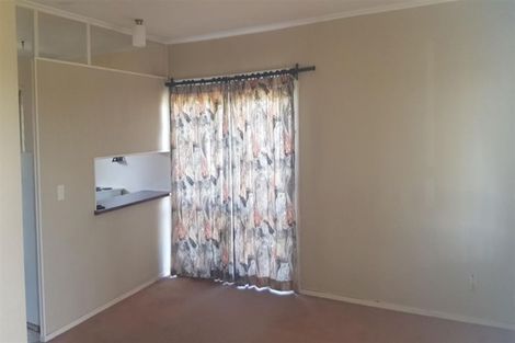 Photo of property in 3/16 Northall Road, New Lynn, Auckland, 0600