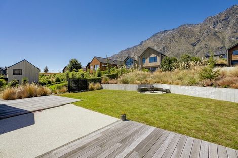 Photo of property in 19 Hackett Road, Jacks Point, Queenstown, 9371
